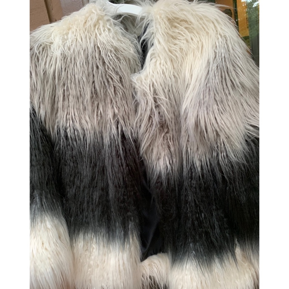 ombré faux fur coat 🖤🌫